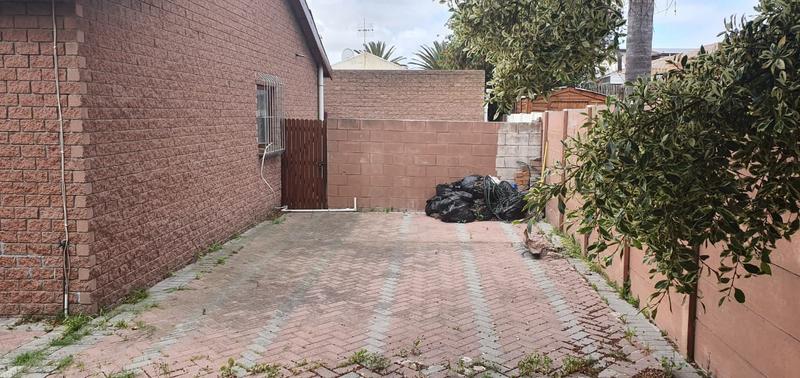To Let 2 Bedroom Property for Rent in Table View Western Cape